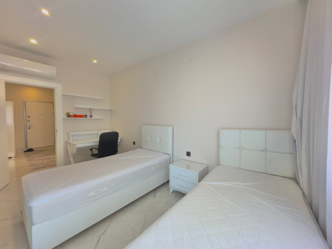 ALANYA MERKEZDE 2+1 EŞYALI GENİŞ SATILIK DAİRE