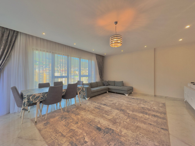 ALANYA MERKEZDE 2+1 EŞYALI GENİŞ SATILIK DAİRE