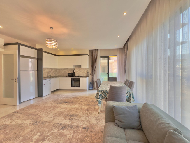 ALANYA MERKEZDE 2+1 EŞYALI GENİŞ SATILIK DAİRE