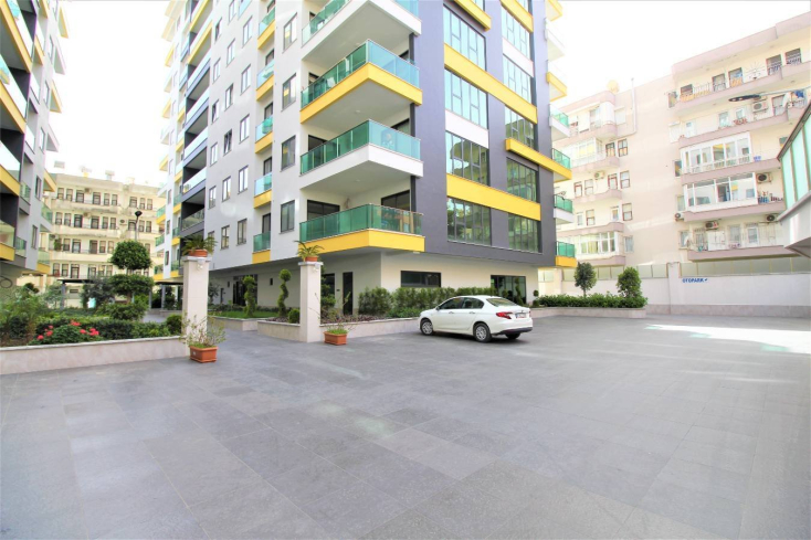 ALANYA MERKEZDE 2+1 EŞYALI GENİŞ SATILIK DAİRE