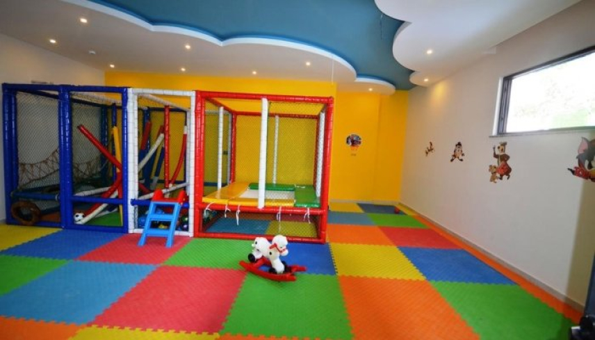 ALANYA MERKEZDE 2+1 EŞYALI GENİŞ SATILIK DAİRE