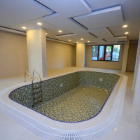 ALANYA MERKEZDE 2+1 EŞYALI GENİŞ SATILIK DAİRE