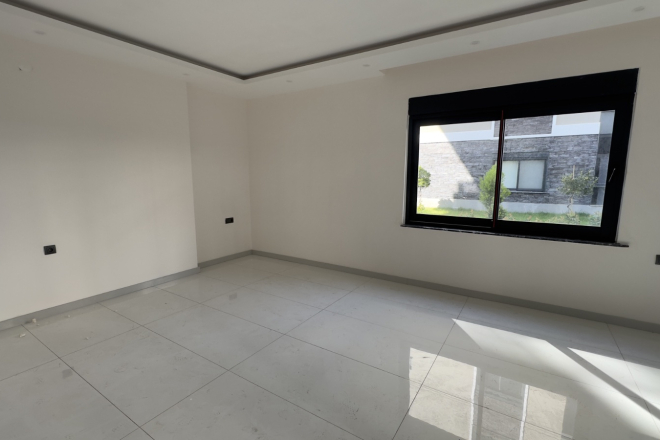 Penthouse — Oba · R6-5594 — photo 4